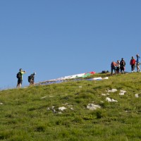 marcher en montagne et décoller en parapente du sommet